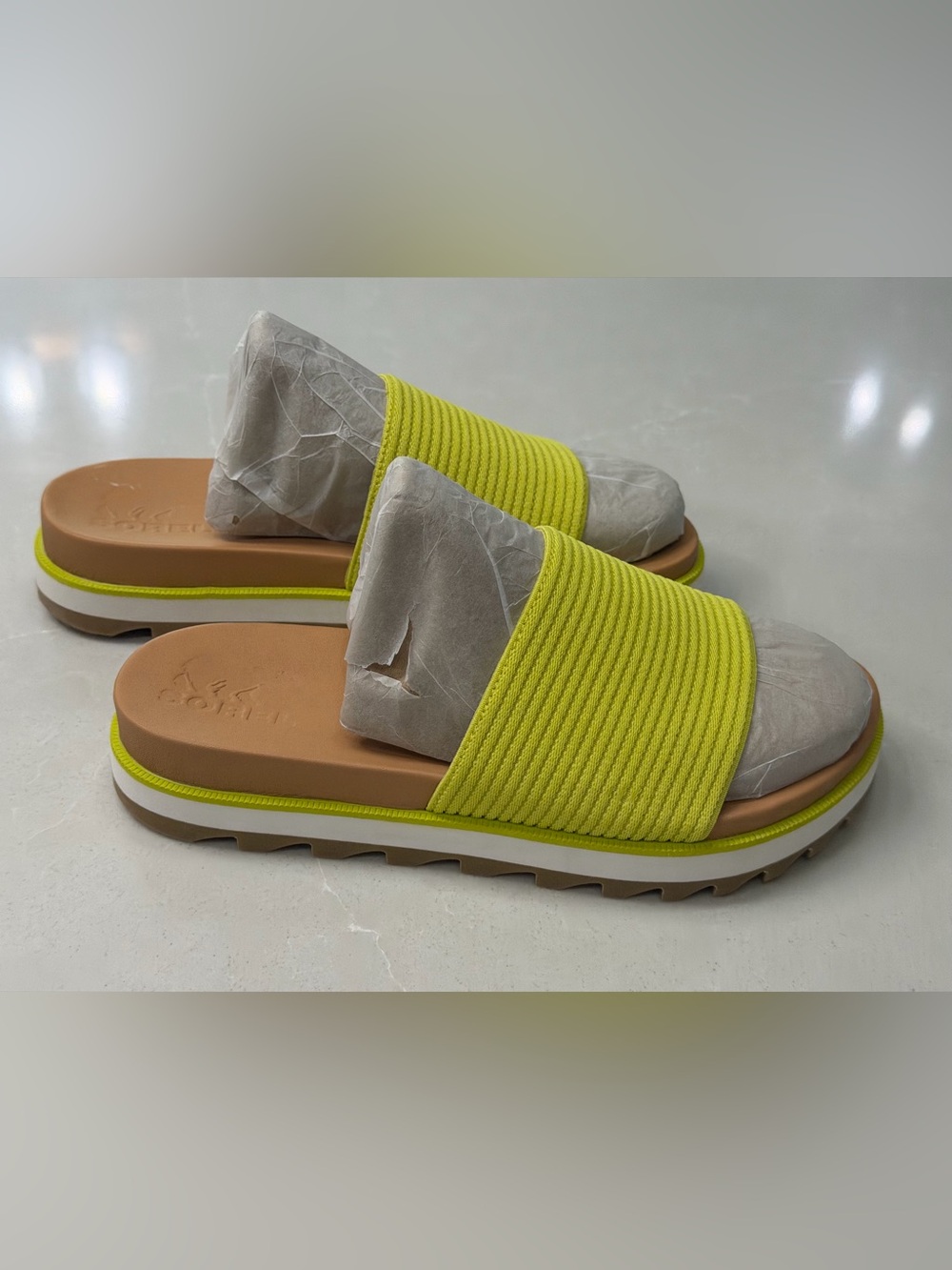 SOREL Roaming Easy Slide Sandals Neon Bolt Yellow Tan Platform Flatform Size 8.5